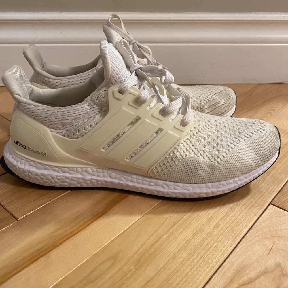 Adidas Triple White Ultra Boost - Picture 2 of 5